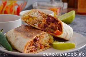 Burrito vegetarian cu fasole si salsa pico de gallo