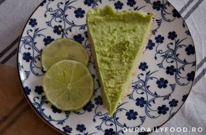 Tarta raw vegana cu avocado si lime (Key Lime Pie)