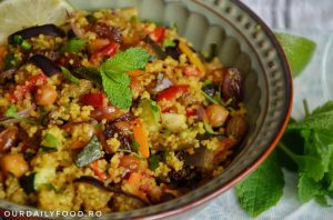 Cous-cous cu legume in stil marocan