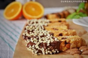Biscotti/cantuccini vegani cu portocale, migdale si merisoare