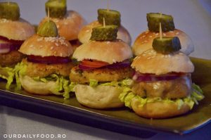 Chiftele din linte rosie sau mini burgeri din linte