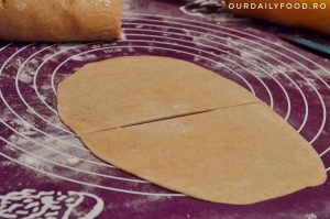 Samosas cu cartofi si mazare - aperitiv indian popular