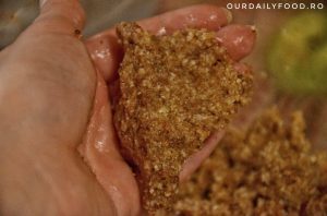 Tort raw vegan delicios cu visine si cocos