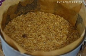 Tort raw vegan delicios cu visine si cocos