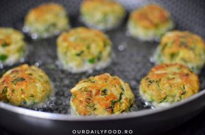 Chiftelute delicioase cu zuchini si emental
