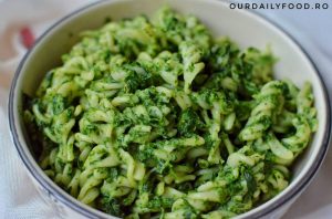 Paste cremoase cu spanac si usturoi