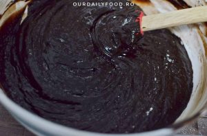 Cheesecake cu blat de negresa ciocolatoasa