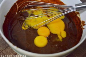 Cheesecake cu blat de negresa ciocolatoasa