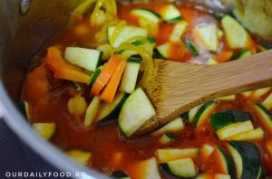 Cous cous/cuscus cu legume in stil marocan