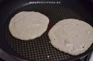 Pancakes cu fulgi de ovaz si banane(de post / vegan)