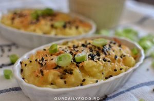 Budinca de cartofi cu ceapa verde si marar