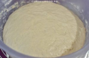 Chifle super pufoase cu usturoi si patrunjel