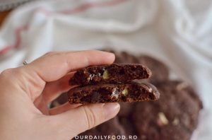 Fursecuri/biscuiti triplu ciocolata