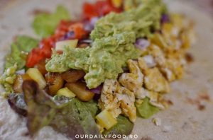 Breakfast burrito sau burrito vegetarian pentru micul dejun