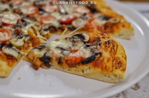 Aluat pentru pizza si pizza vegetariana