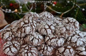 Biscuiti crapati sau crinkles cu ciocolata si menta