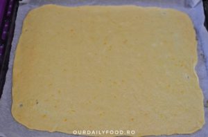 Prajitura Albinita cu foi de miere