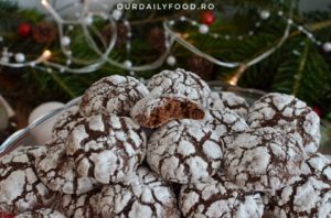 Biscuiti crapati sau crinkles cu ciocolata si menta