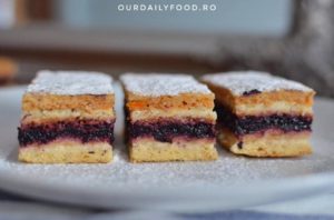 Prajitura Albinita cu foi de miere