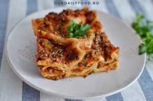 Lasagna vegetariana cu legume si bechamel