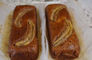Chec vegan cu banane, nuci si migdale