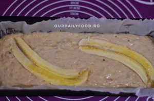 Chec vegan cu banane, nuci si migdale