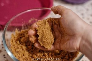 Tarta fara coacere cu lime (lamaie verde)