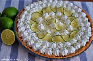 Tarta fara coacere cu lime (lamaie verde)