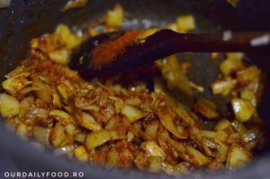 Curry de naut cu lapte de cocos