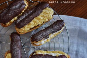 Eclere sau ecleruri cu crema de vanilie