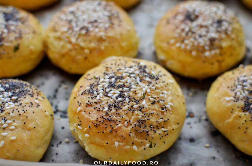 Chifle pufoase cu morcov