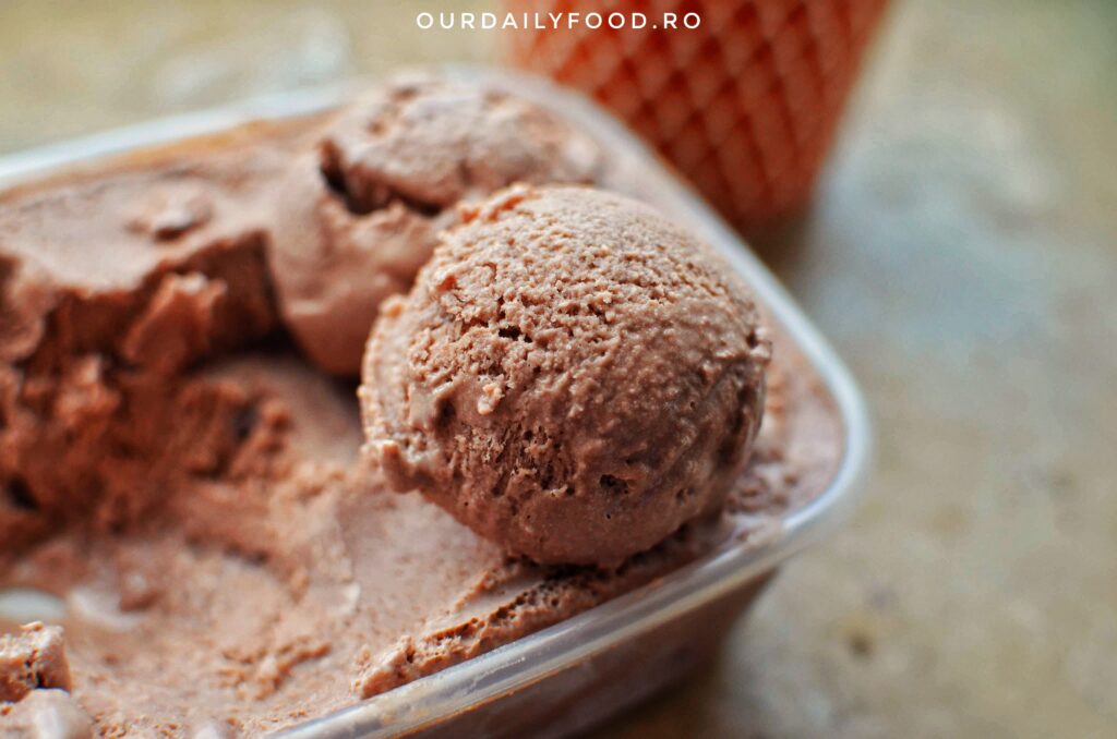 Inghetata de casa cu ciocolata