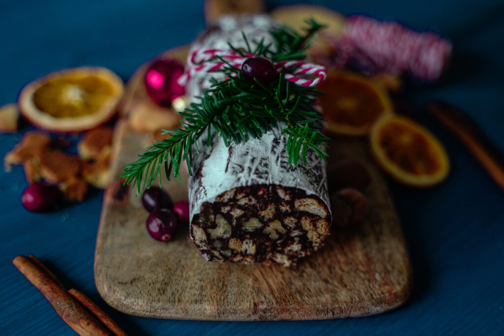 Salam de biscuiti cu ciocolata si portocala