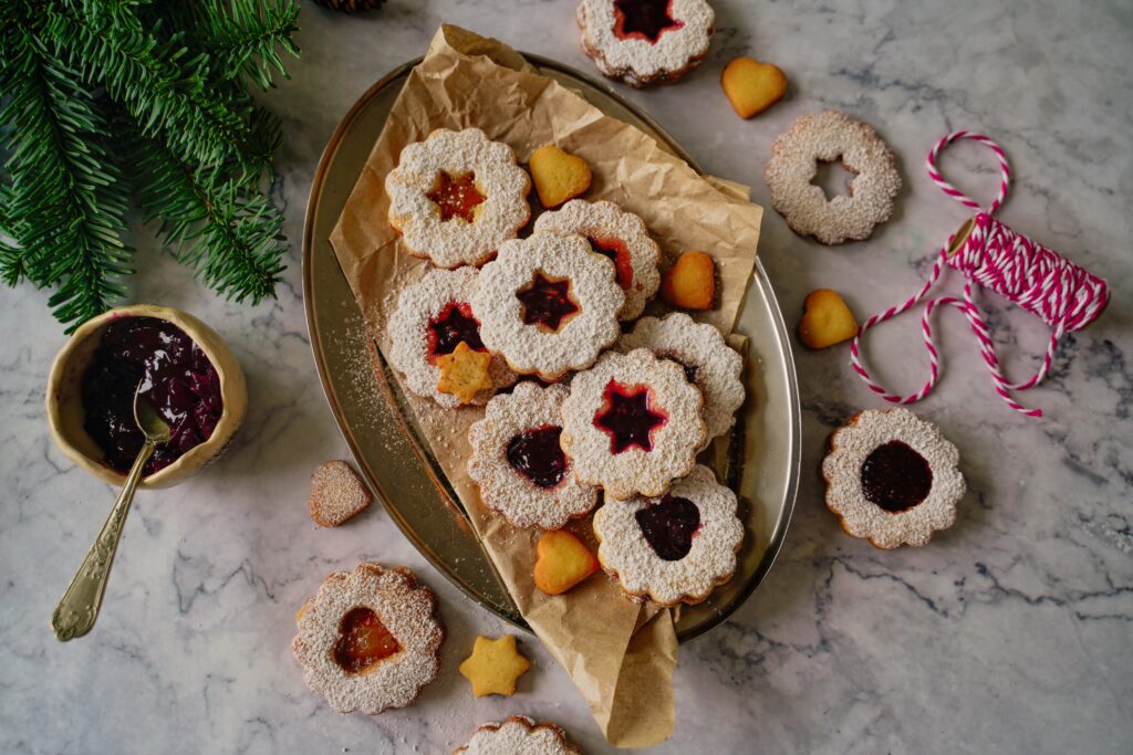Linzer cu migdale si lamaie