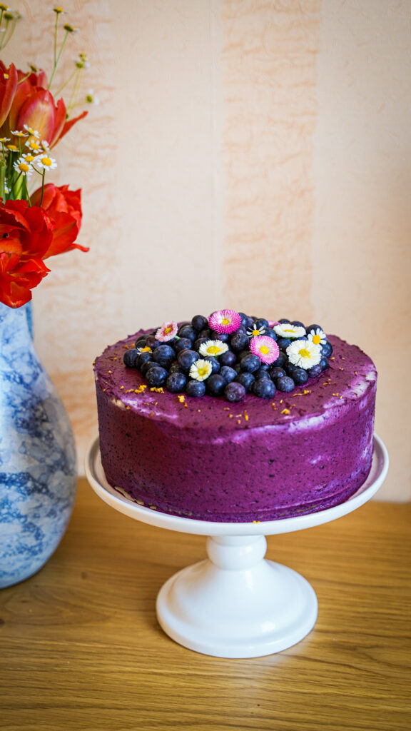 Tort cu afine si migdale